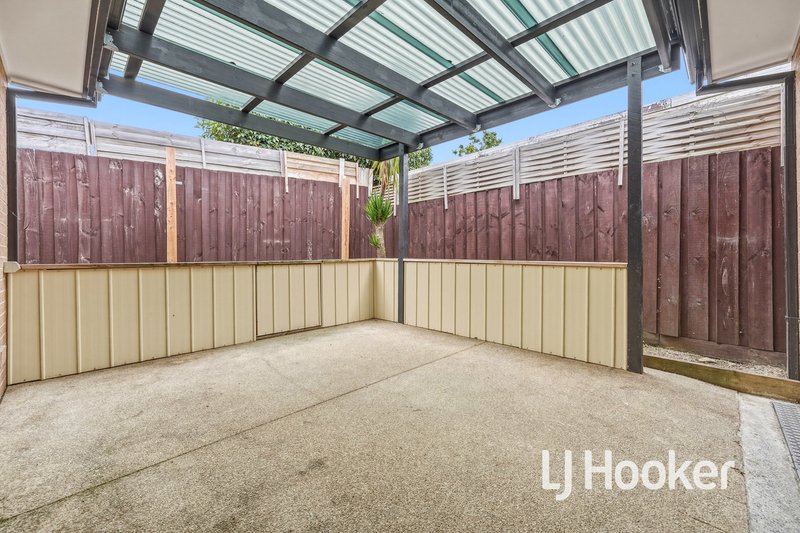 Photo - 5A Strong Drive, Hampton Park VIC 3976 - Image 13