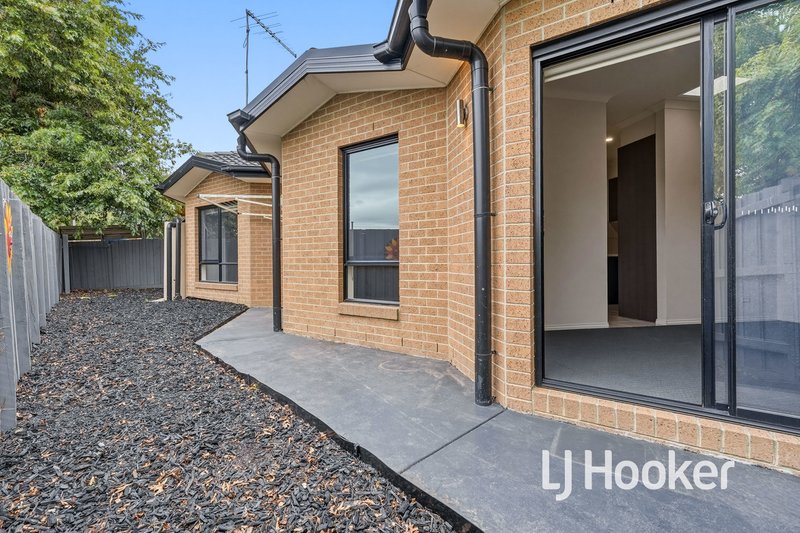 Photo - 5A Strong Drive, Hampton Park VIC 3976 - Image 14