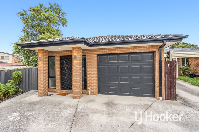 Photo - 5A Strong Drive, Hampton Park VIC 3976 - Image 19