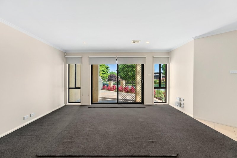 Photo - 5A Waghorn Street, Gungahlin ACT 2912 - Image 7