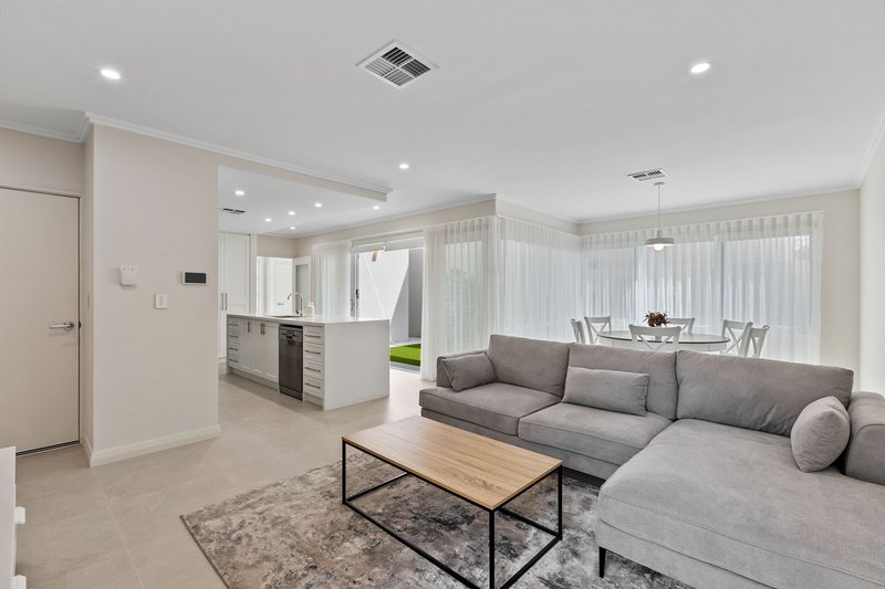 Photo - 5B Baxter Way, Padbury WA 6025 - Image 4