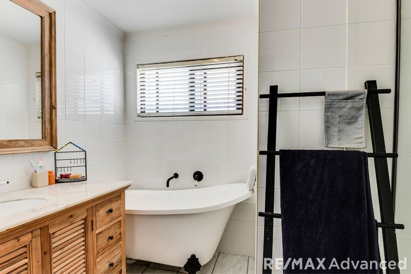 Photo - 5B Biggs Avenue, Beachmere QLD 4510 - Image 16