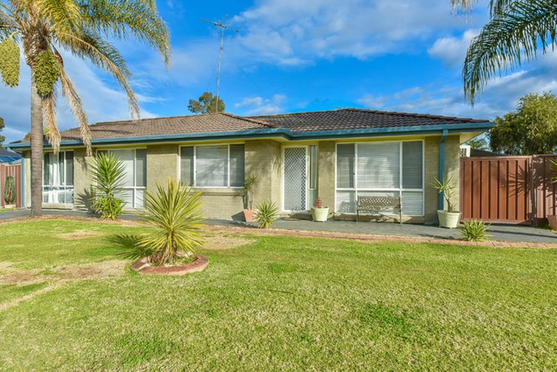 5b Fortinbras Close, Rosemeadow NSW 2560