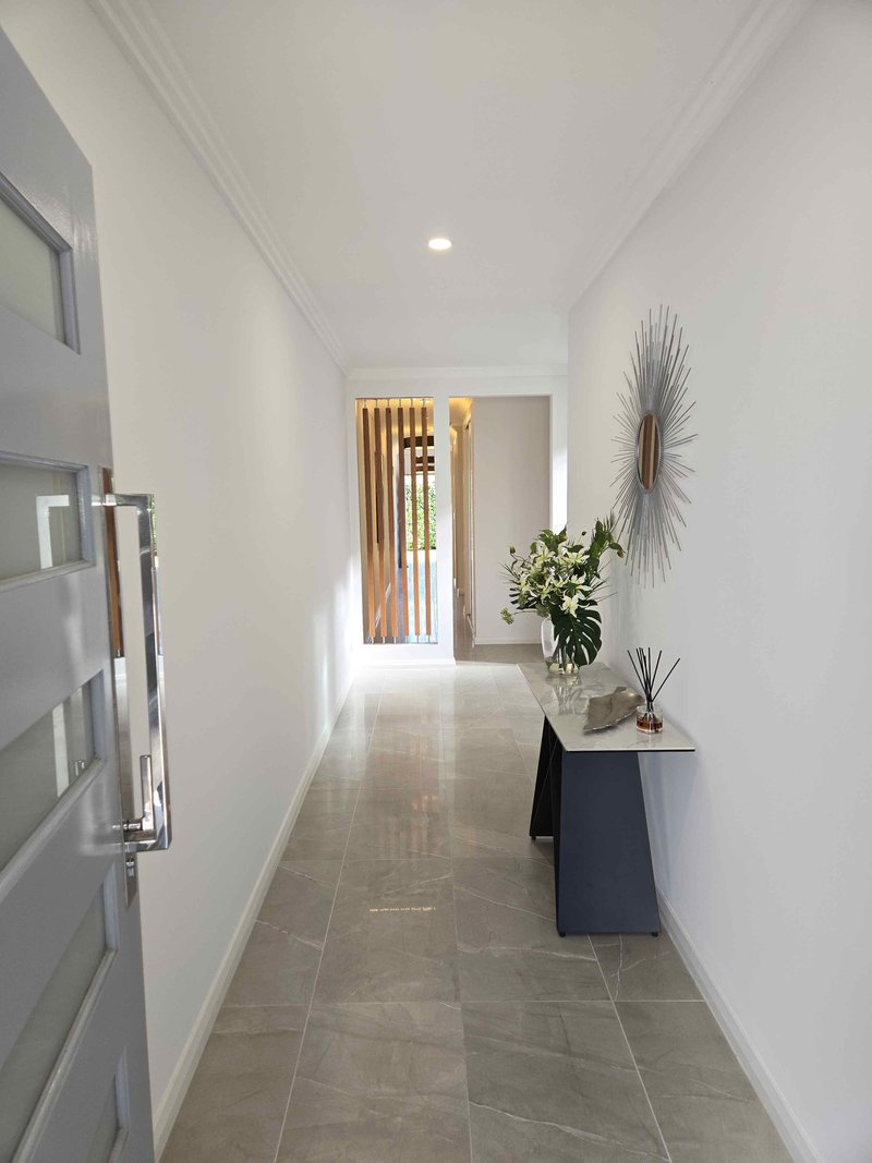 Photo - 5B Jones Avenue, Warners Bay NSW 2282 - Image 2