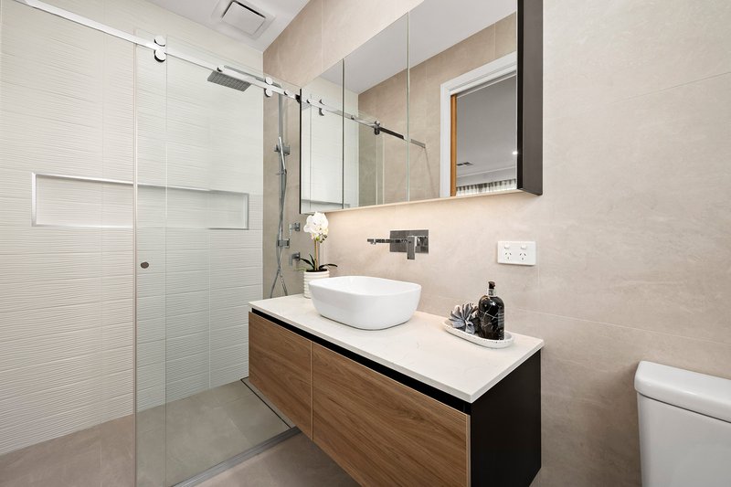 Photo - 5B Jones Avenue, Warners Bay NSW 2282 - Image 11