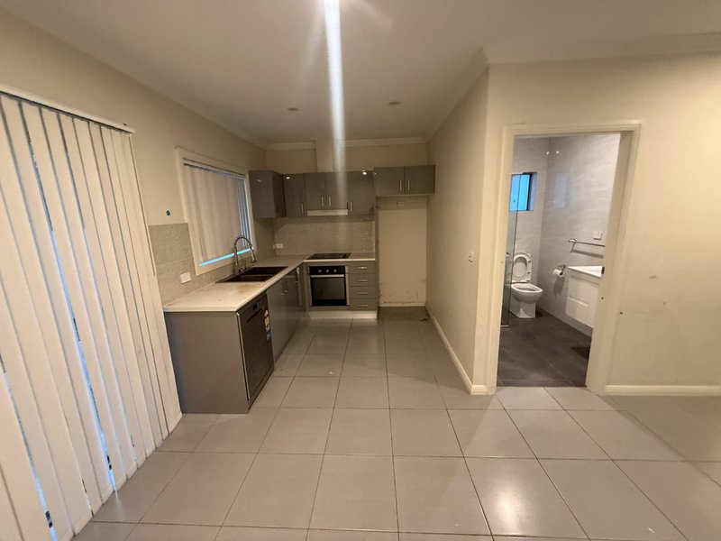 Photo - 5B Salisbury Street, Canley Heights NSW 2166 - Image 3