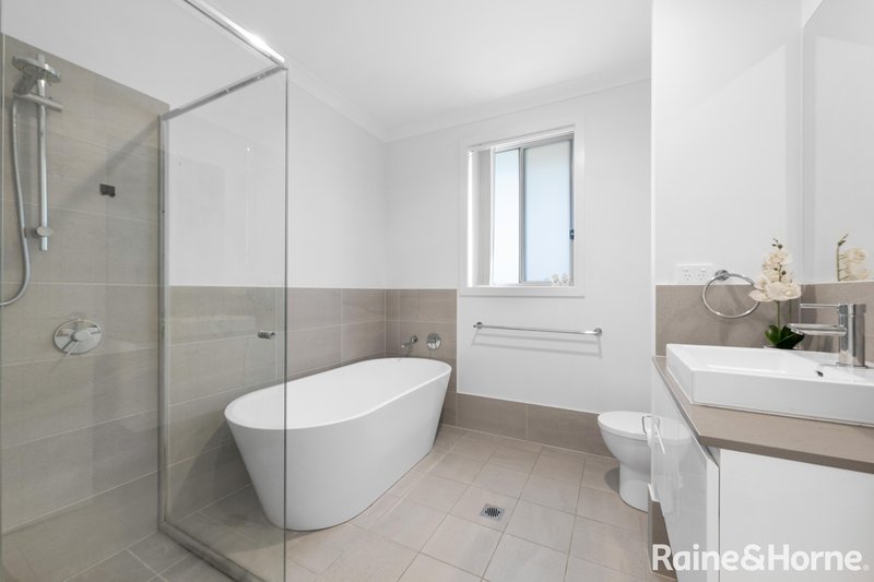 Photo - 5B Stanbury Place, Worrigee NSW 2540 - Image 4
