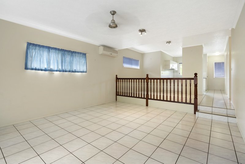 Photo - 5B/10 Island Drive, Cannonvale QLD 4802 - Image 11