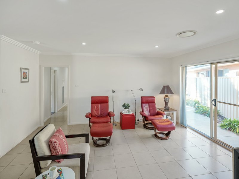 Photo - 5C Simona Close, Griffith NSW 2680 - Image 4