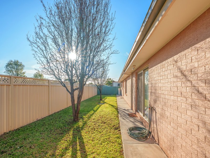 Photo - 5C Simona Close, Griffith NSW 2680 - Image 11