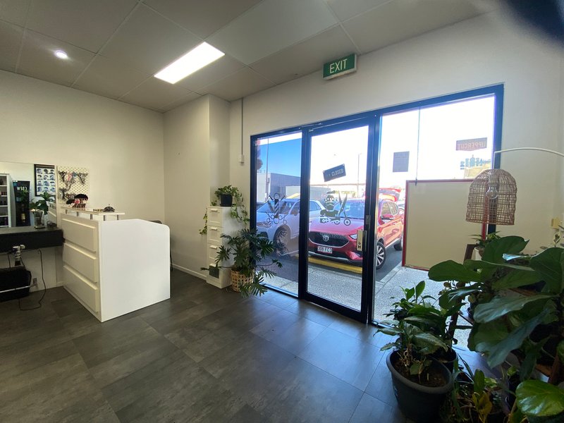 Photo - 6 & 18/9 Elizabeth Avenue, Clontarf QLD 4019 - Image 11