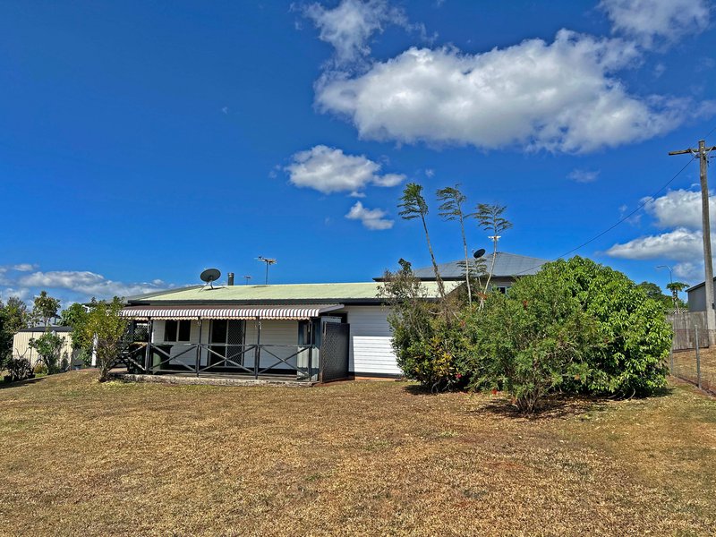 Photo - 6-8 Cowie Ave , Atherton QLD 4883 - Image 2