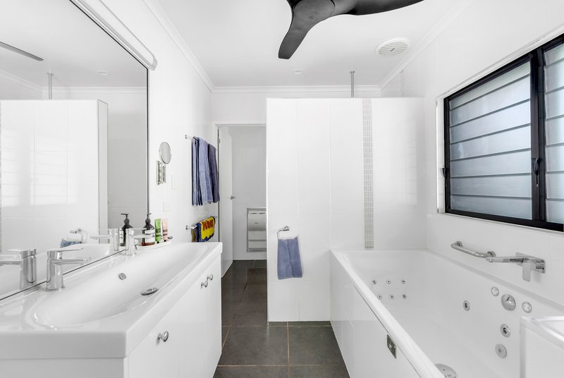 Photo - 6-8 Homestead Close, Edmonton QLD 4869 - Image 13