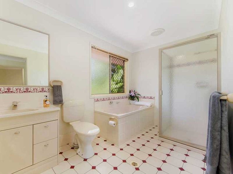 Photo - 6-8 Lydford Close, Bonogin QLD 4213 - Image 11