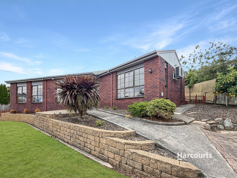 Photo - 6-8 Malunna Crescent, Parklands TAS 7320 - Image 1