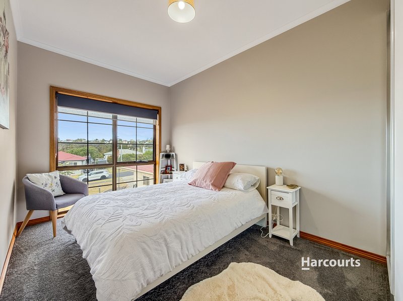 Photo - 6-8 Malunna Crescent, Parklands TAS 7320 - Image 10