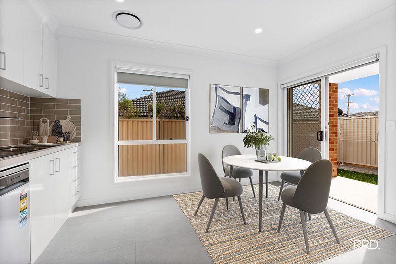 Photo - 6-8/75 Great Western Highway, Kingswood NSW 2747 - Image 4