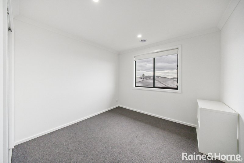 Photo - 6 Abbeyhill Street, Clyde VIC 3978 - Image 9