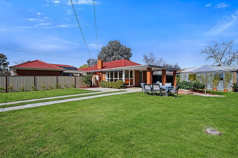 Photo - 6 Acacia Grove, Glen Waverley VIC 3150 - Image 2