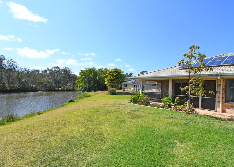 Photo - 6 Adam Court, Urangan QLD 4655 - Image 3