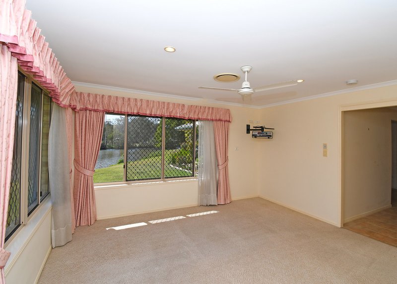 Photo - 6 Adam Court, Urangan QLD 4655 - Image 10