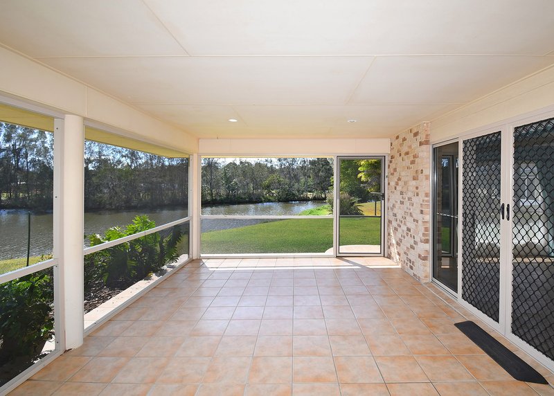 Photo - 6 Adam Court, Urangan QLD 4655 - Image 21