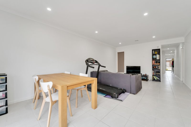 Photo - 6 Aesop Street, Point Cook VIC 3030 - Image 3