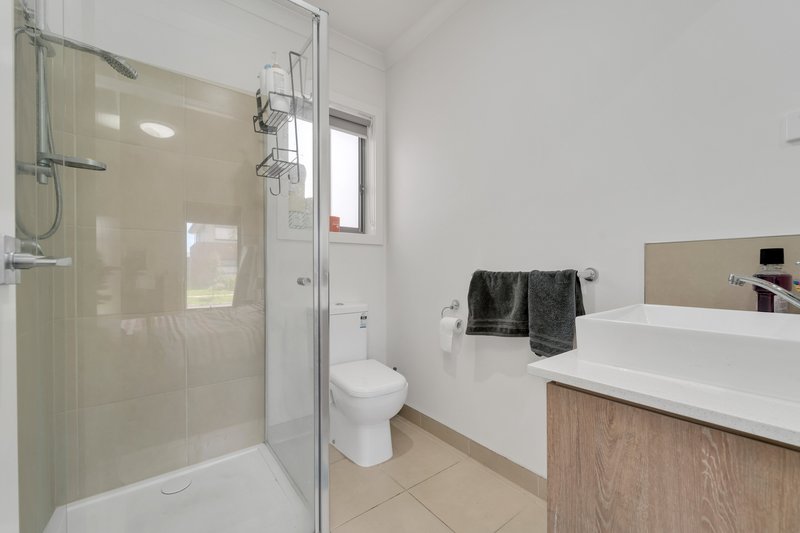 Photo - 6 Aesop Street, Point Cook VIC 3030 - Image 6