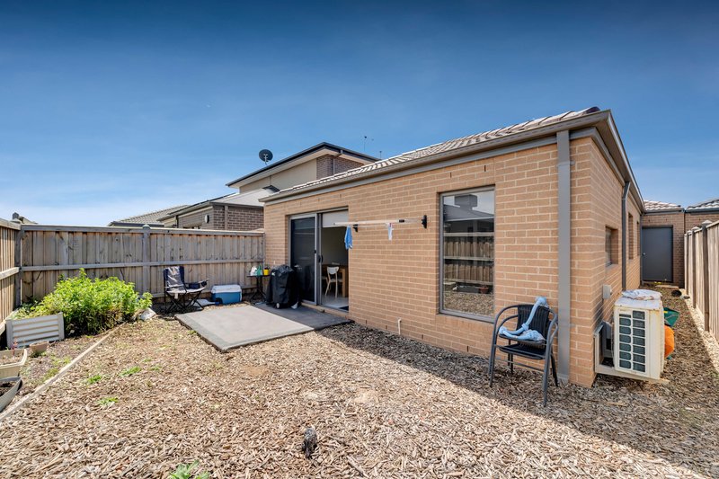 Photo - 6 Aesop Street, Point Cook VIC 3030 - Image 10