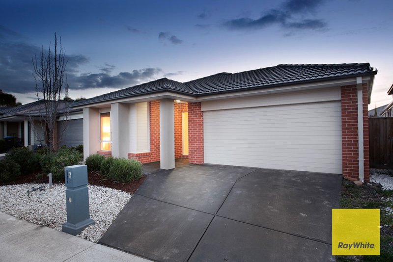 Photo - 6 Airfield Grove, Point Cook VIC 3030 - Image 2