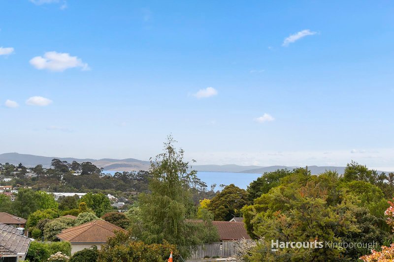 Photo - 6 Alamo Close, Blackmans Bay TAS 7052 - Image 3