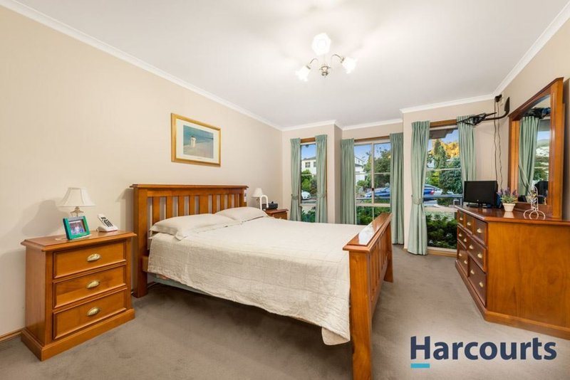 Photo - 6 Alexandra Court, Knoxfield VIC 3180 - Image 9