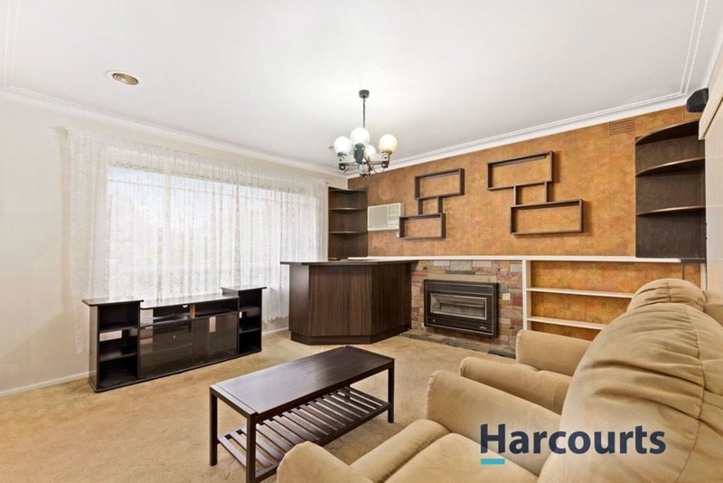 Photo - 6 Allanfield Crescent, Wantirna South VIC 3152 - Image 3