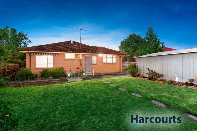 Photo - 6 Allanfield Crescent, Wantirna South VIC 3152 - Image 7