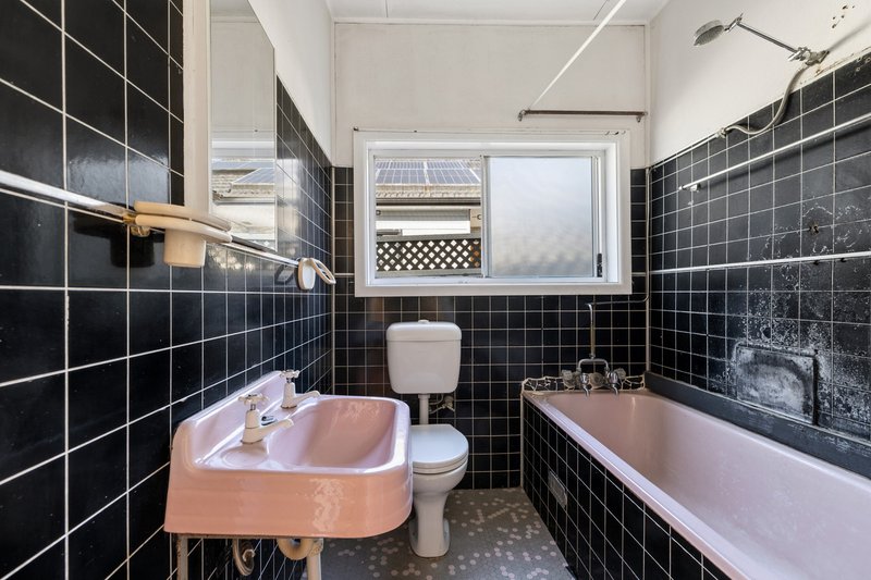 Photo - 6 Allawah Avenue, Sefton NSW 2162 - Image 4