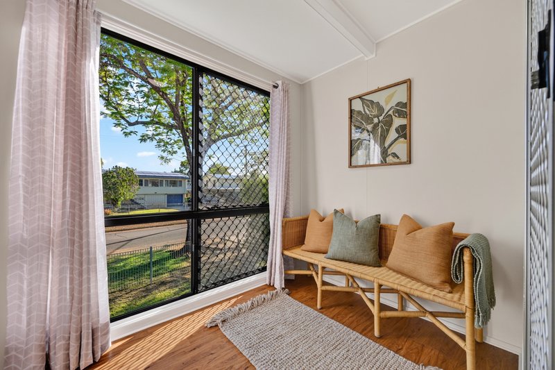 Photo - 6 Alleena Street, Cranbrook QLD 4814 - Image 4