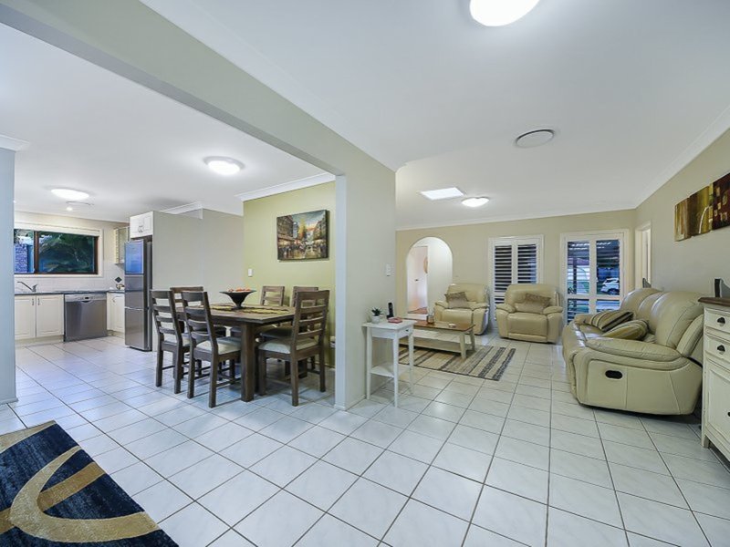 Photo - 6 Amadeus Place, Aspley QLD 4034 - Image 4