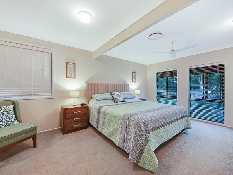 Photo - 6 Amadeus Place, Aspley QLD 4034 - Image 8