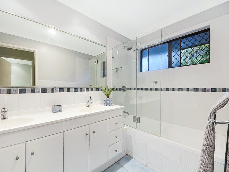 Photo - 6 Amadeus Place, Aspley QLD 4034 - Image 13