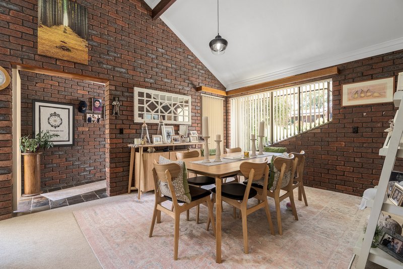 Photo - 6 Amaroo Avenue, Cowra NSW 2794 - Image 6