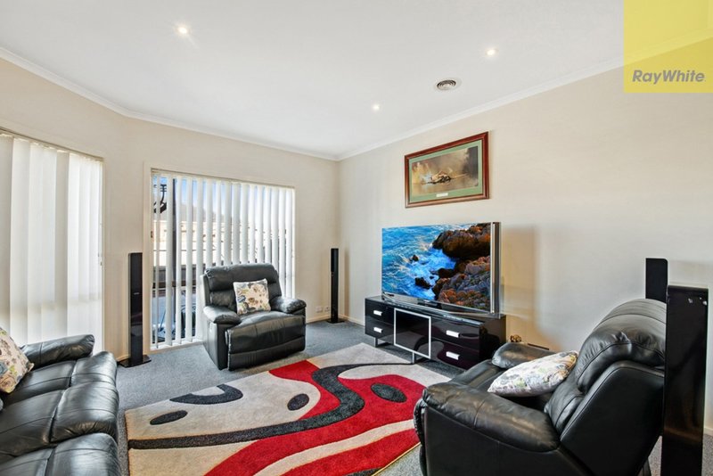 Photo - 6 Amberlea Circuit, Taylors Hill VIC 3037 - Image 2