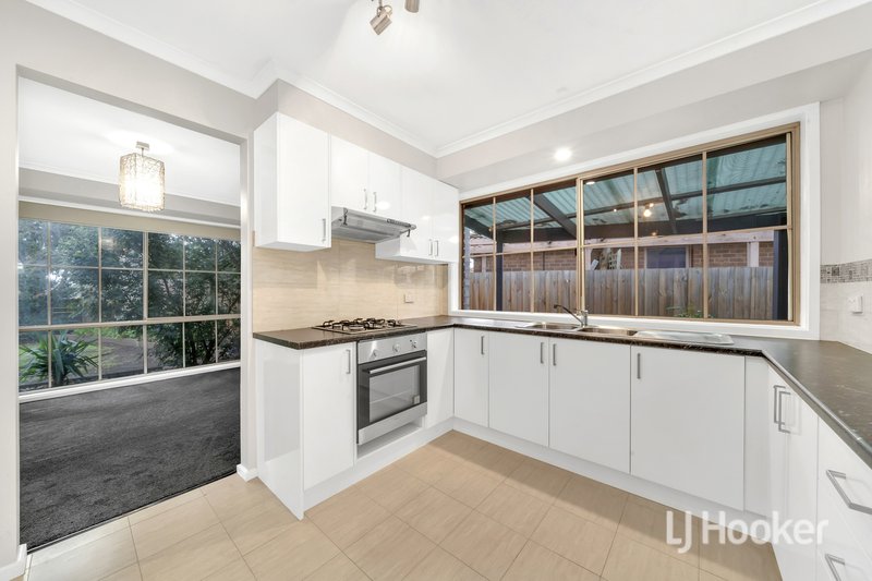 Photo - 6 Ambleside Crescent, Berwick VIC 3806 - Image 6