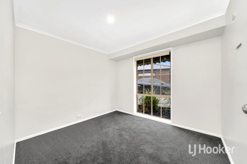 Photo - 6 Ambleside Crescent, Berwick VIC 3806 - Image 10