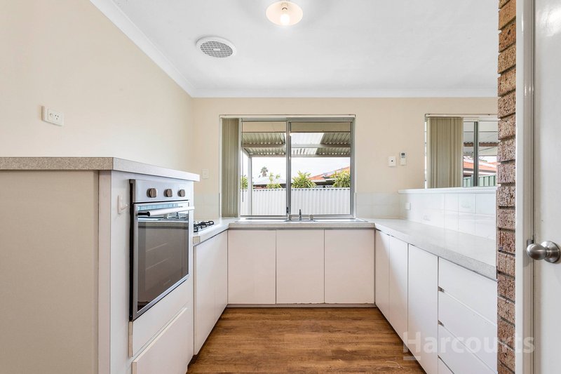 Photo - 6 Amulla Court, Halls Head WA 6210 - Image 3