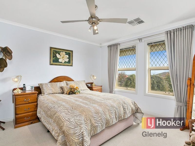 Photo - 6 Annabelle Drive, Hallett Cove SA 5158 - Image 10