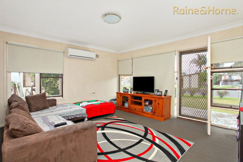 Photo - 6 Antill Place, Blackett NSW 2770 - Image 2