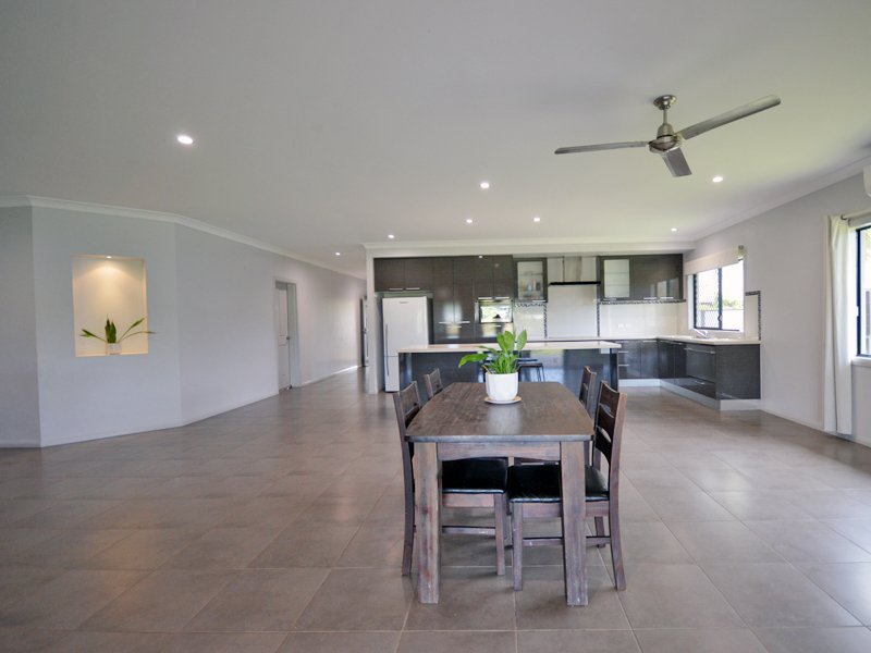 Photo - 6 Anzac Avenue, Rocky Point QLD 4874 - Image 9