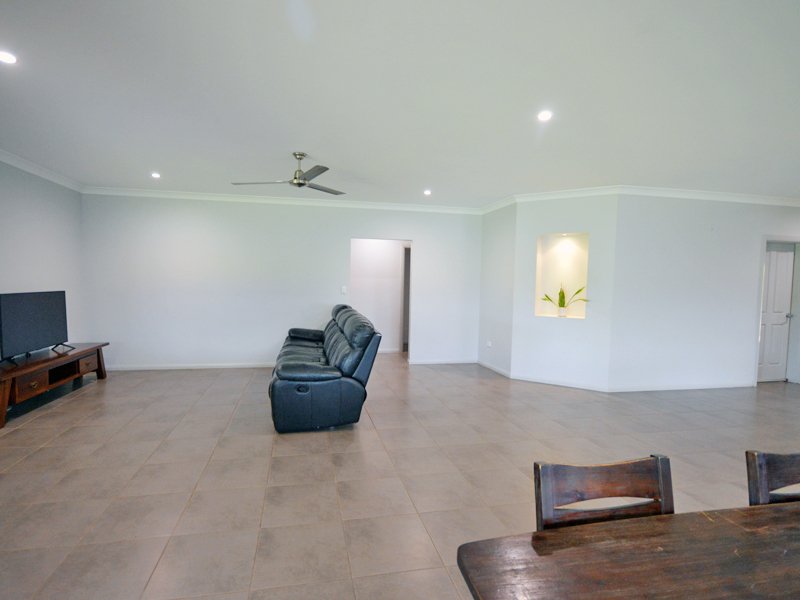 Photo - 6 Anzac Avenue, Rocky Point QLD 4874 - Image 10