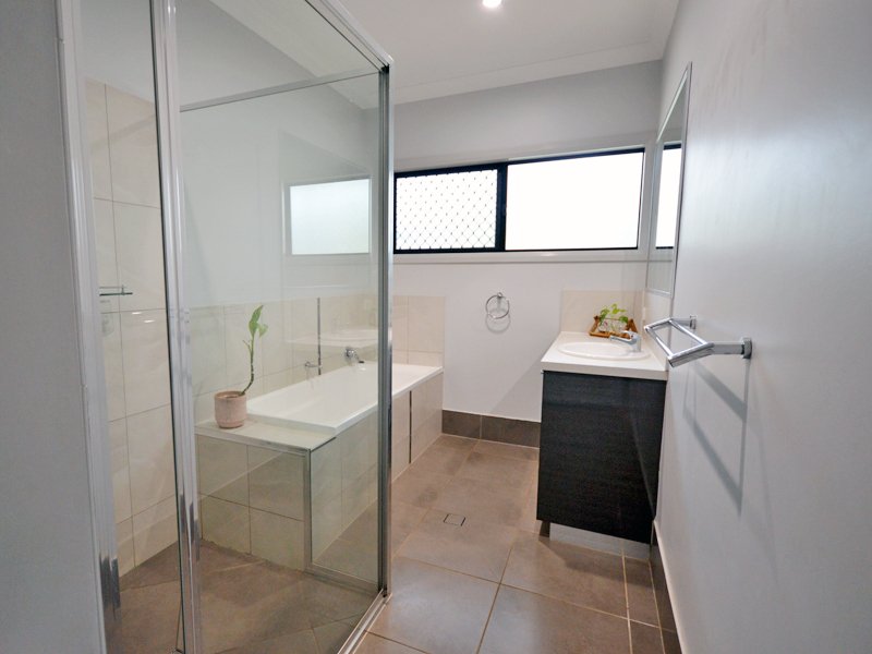 Photo - 6 Anzac Avenue, Rocky Point QLD 4874 - Image 17