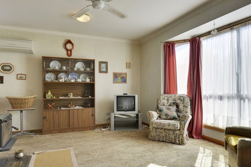 Photo - 6 Aragoon Street, Lauderdale TAS 7021 - Image 4